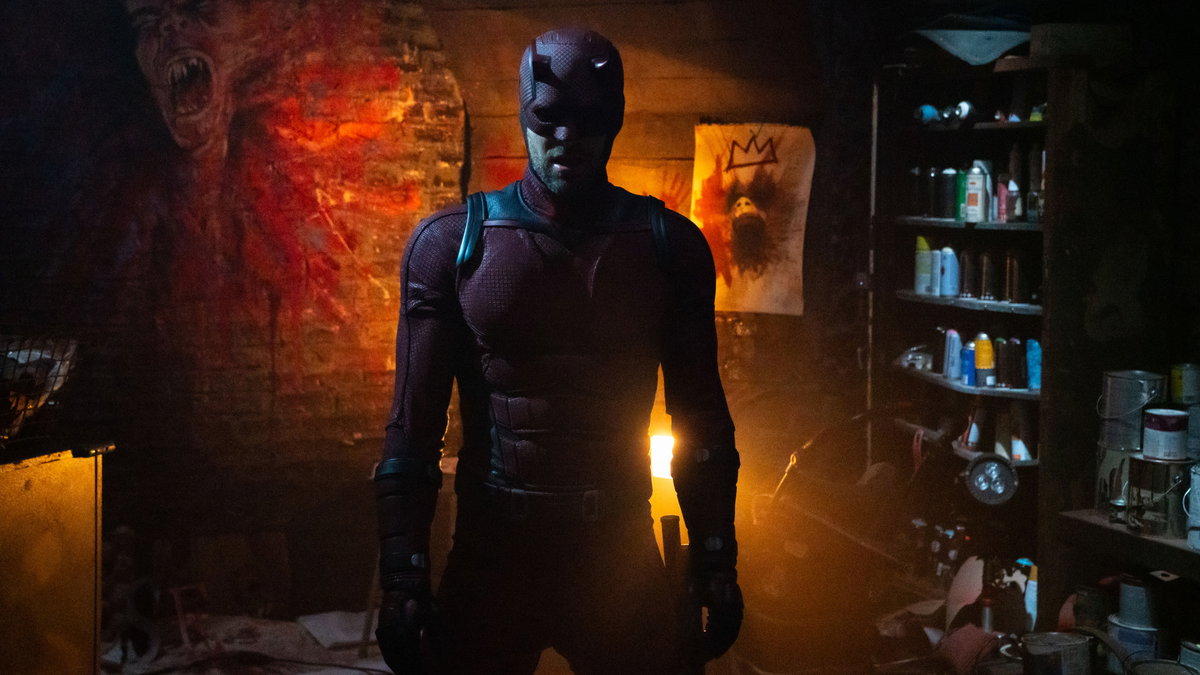 Immagine di Daredevil: Rinascita, il logo di The Punisher come specchio della realtà