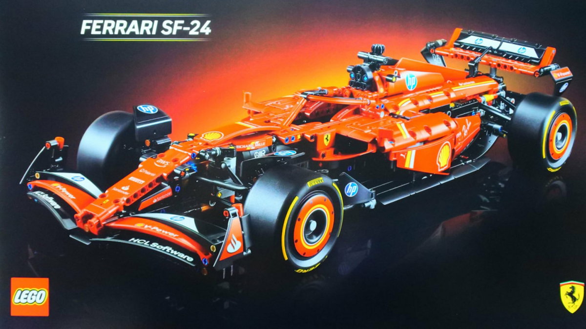 Immagine di LEGO Technic Ferrari SF-24, recensione: la "rossa" in mattoncini che ti farà battere il cuore