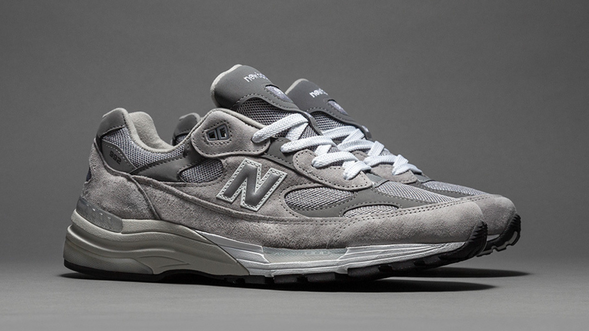 Immagine di Il ritorno delle New Balance 992: le iconiche sneakers di Steve Jobs tornano sul mercato