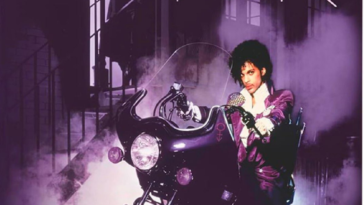 Immagine di Esiste solo un paio al mondo delle Air Jordan 11 “Purple Rain”, ora in vendita a un prezzo di 100.000 dollari