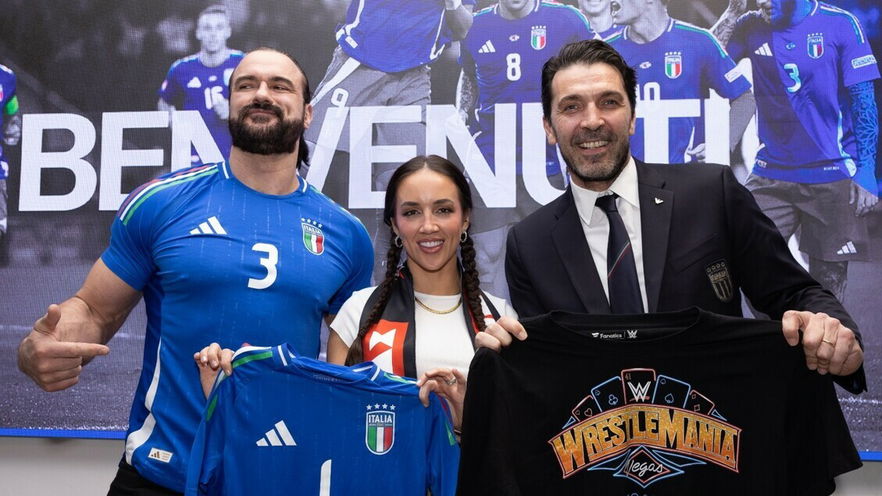 WWE, Drew McIntyre e Chelsea Green incontrano Buffon