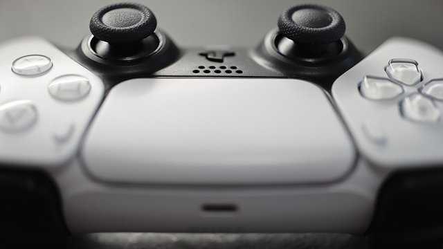 Immagine di Da oggi aumenta il prezzo della PlayStation 5, i dettagli