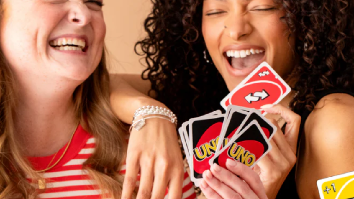 Immagine di La collezione Alex and Ani ispirata al gioco di carte UNO