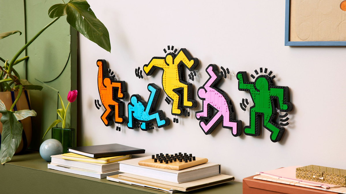 Immagine di LEGO Art omaggia Keith Haring con 'Figure Danzanti'