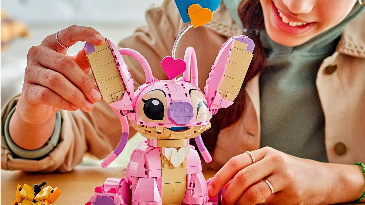 Immagine di Angel in Versione LEGO: il complemento perfetto perStitch