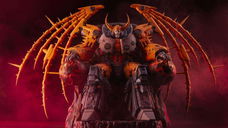 Copertina di Transformers: Unicron si trasforma in una statua monumentale da quasi un metro