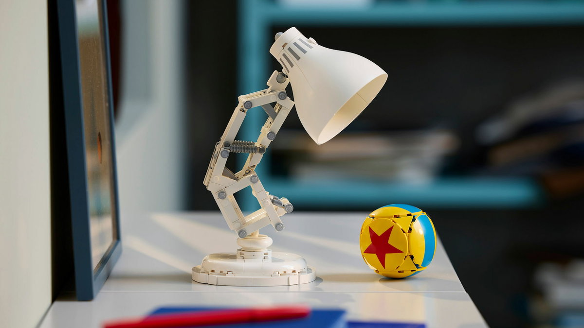 Immagine di Luxo Jr diventa realtà con il nuovo set LEGO Ideas