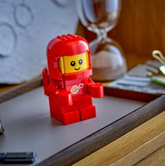 Copertina di LEGO rende 'grande' il Baby Astronauta: ecco il nuovo GWP