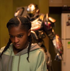 Copertina di Nel primo trailer di Ironheart è scontro tra tecnologia e magia