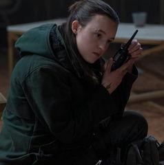 Copertina di The Last of Us Stagione 2: easter egg e curiosità del settimo episodio