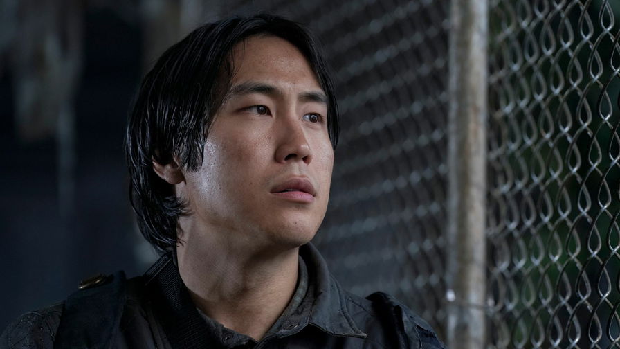 The Last of Us - Primo piano di Jesse vicino a una recinzione