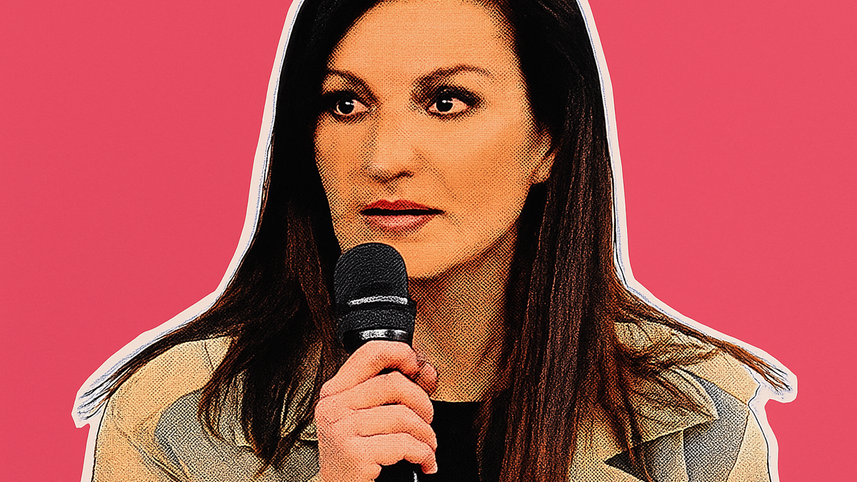 Immagine di Laura Pausini conduttrice a Sanremo con due colleghe