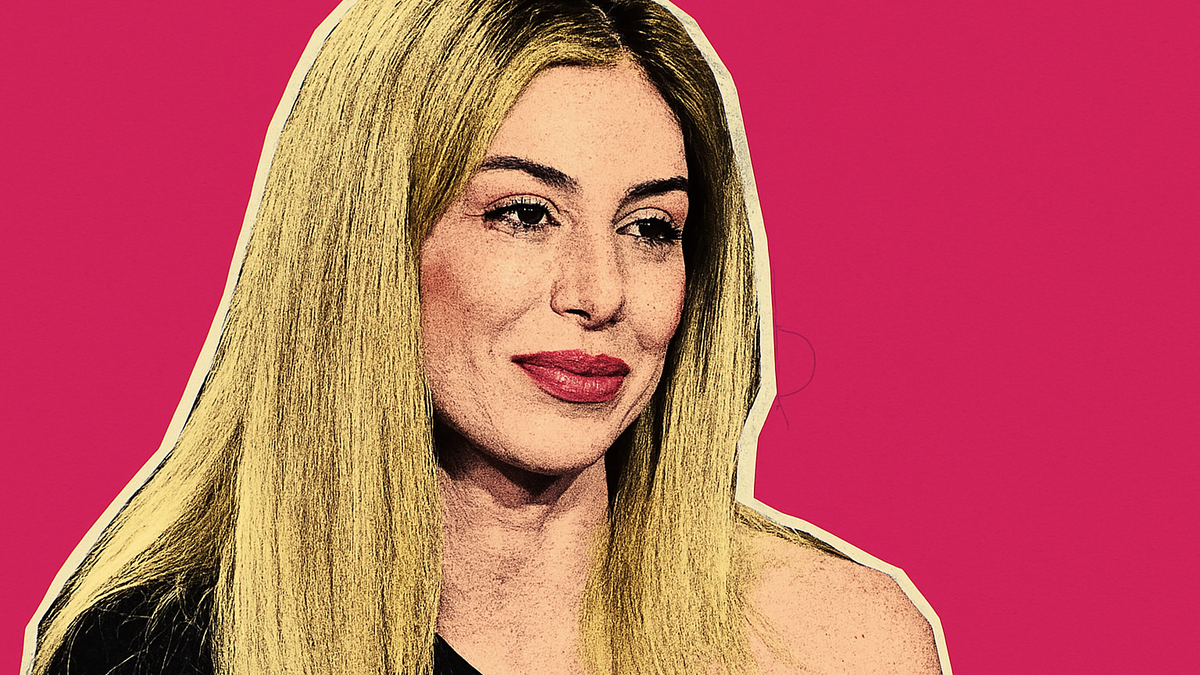 Immagine di Paola Caruso in lacrime a Verissimo per la madre