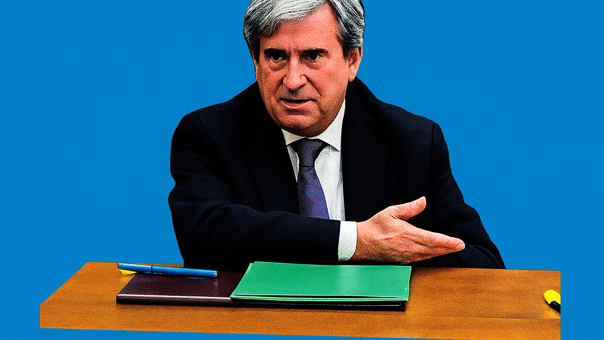 Immagine di Sindaco preso a bastonate da un incappucciato