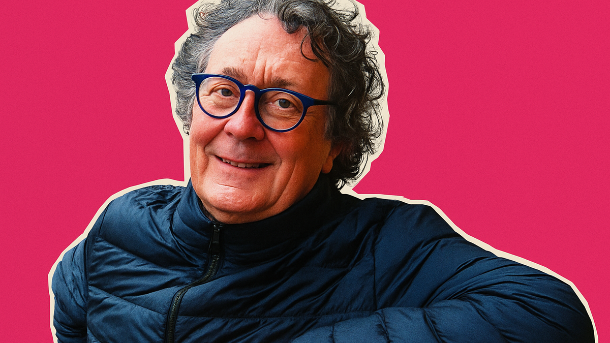Immagine di Enzo Iacchetti minaccia querela per post falsi