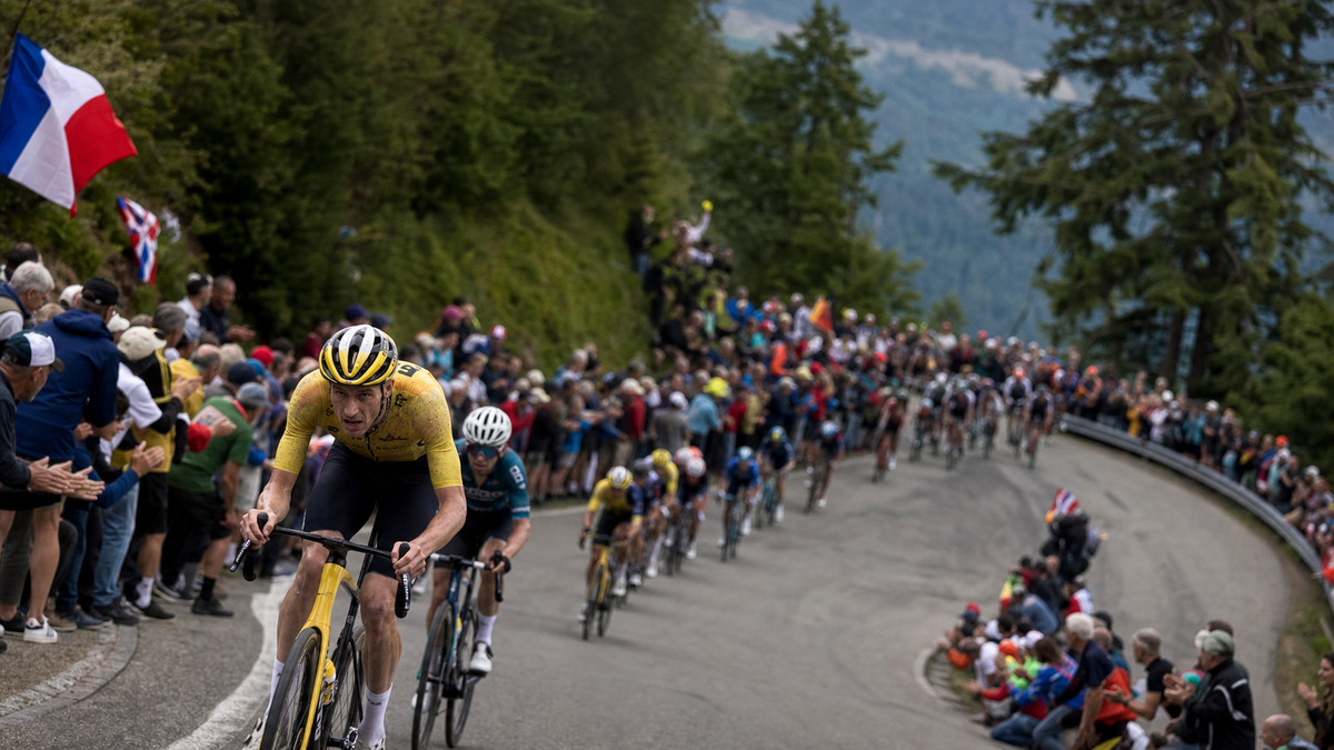 Immagine di Dove vedere Tour de France 2026, tappa 14 oggi: orario, canale e streaming