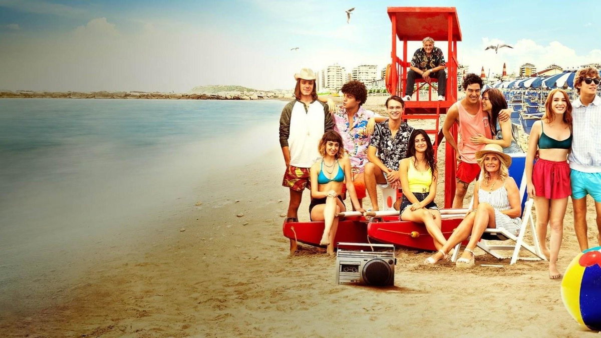 Immagine di Sotto il sole di Riccione, il film stasera su Italia 1: trama, cast e streaming