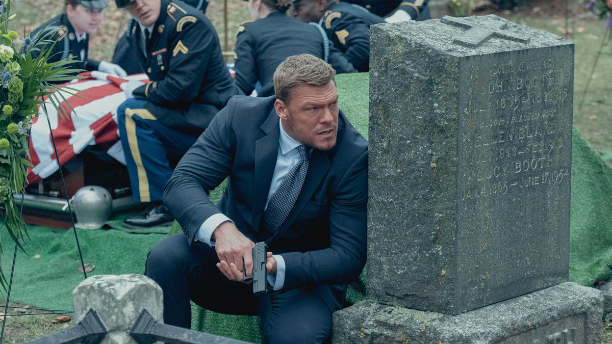 Immagine di Reacher 4: il trailer porta Jack dalla metropolitana alle alte sfere del potere