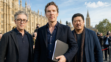 Copertina di Benedict Cumberbatch: tre attori chiedono al governo britannico di fermare la fusione Paramount-Warner
