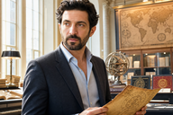 Copertina di Robert Langdon: Morgan Spector guiderà la nuova serie Netflix