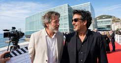 Copertina di Festival di San Sebastián 2026: Mike Leigh e Pablo Larraín entrano nel programma