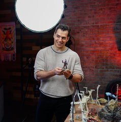 Copertina di Warhammer 40.000: Mike Flanagan verso il ruolo di executive producer