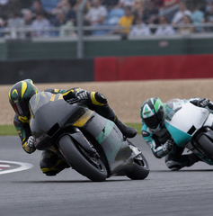 Copertina di Dove vedere le qualifiche Moto2 e Moto3 del GP Gran Bretagna oggi: orario, canale e streaming