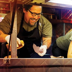 Copertina di Kiss the Chef - Un altro amore, il film stasera in tv su La5: trama, cast e streaming