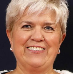 Copertina di Chi è Mimie Mathy? L'attrice francese di Joséphine, ange gardien