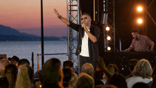 Copertina di Dove vedere Yoga Radio Estate 2026 stasera: orario, canale e streaming della seconda puntata
