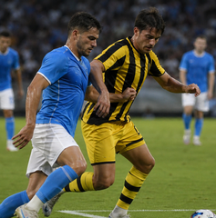 Copertina di Dove vedere Napoli-Aris Salonicco oggi: orario, TV e streaming dell’amichevole estiva 2026