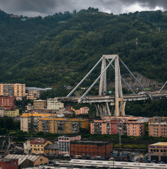 Copertina di 8 anni fa crollò il Ponte Morandi a Genova: 43 morti il 14 agosto 2018
