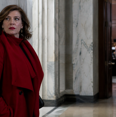 Copertina di Dove vedere Elsbeth 3 episodi 17 e 18 oggi: orario, canale e streaming