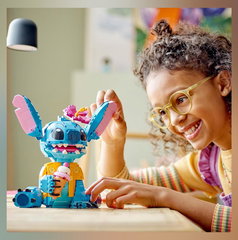 Copertina di LEGO Disney Stitch al 30%, orecchie mobili e cono gelato da mettere in mostra