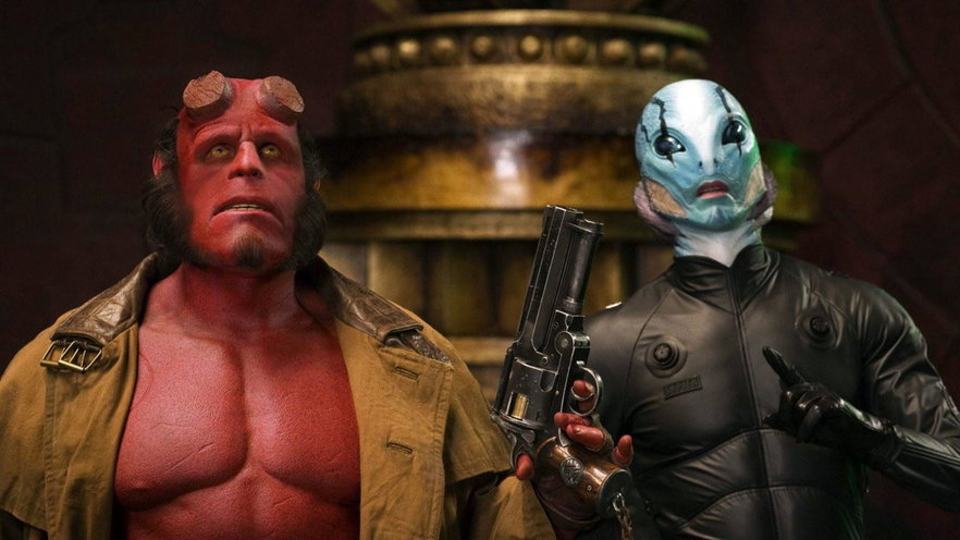 Che canzone cantano Hellboy e Abe ubriachi in Hellboy: The Golden Army?