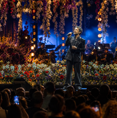 Copertina di Dove vedere La Notte dei Fiori stasera: orario, canale e streaming