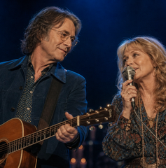 Copertina di Dove vedere Song Sung Blue – Una melodia d’amore stasera: orario, canale e streaming