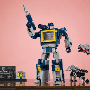 LEGO Soundwave sotto i 135€, si trasforma davvero ed è nato per la vetrina