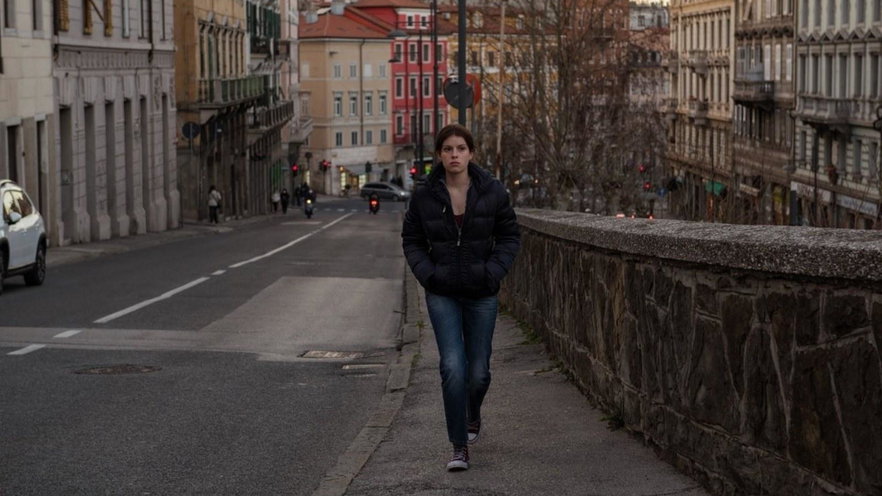 La ragazza ha volato, il film stasera in tv su Rai 5: trama, cast e streaming