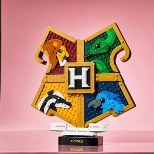 Lo Stemma LEGO Harry Potter scende sotto i 43€, mai costato così poco