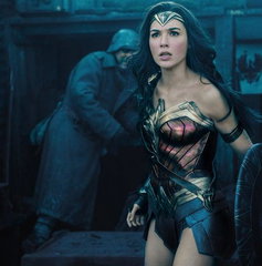 Copertina di Gal Gadot: «Wonder Woman 3 era nei piani», ma critica la gestione delle uscite di Cavill e Jenkins