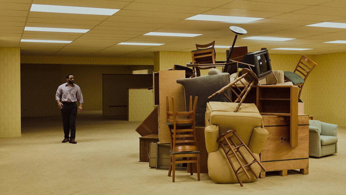 Immagine di 20 film simili a Backrooms, tra realtà spezzate e incubi