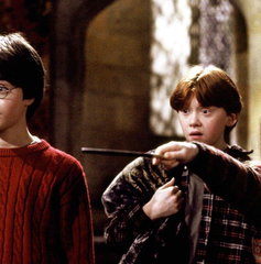 Copertina di LEGO Harry Potter Pietra Filosofale a 139,99€, 25 anni di magia da esporre