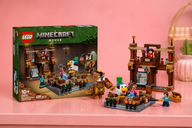 Copertina di LEGO Minecraft Magione della Foresta sotto i 42€, sfide pronte sul ring