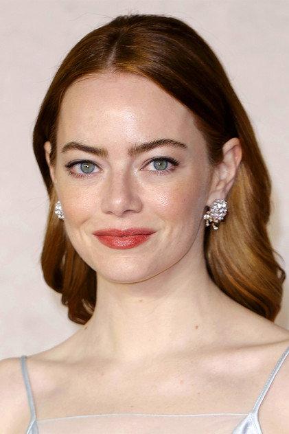 Emma Stone — Una voce hollywoodiana nella Hong Kong di Sleeping Dogs
