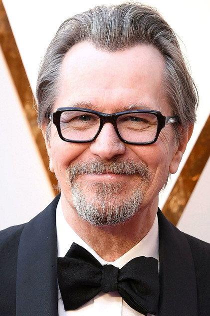 Gary Oldman — Due voci diverse nella guerra segreta di Black Ops