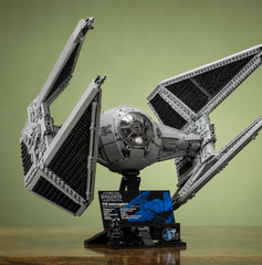Copertina di LEGO Star Wars TIE Interceptor UCS a 201,01€, un pezzo da vera vetrina