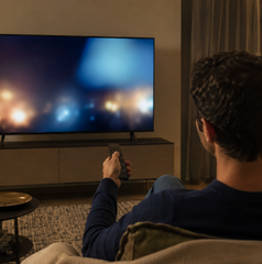 Copertina di Dialoghi bassi e musica alta in TV: cosa regolare prima della soundbar