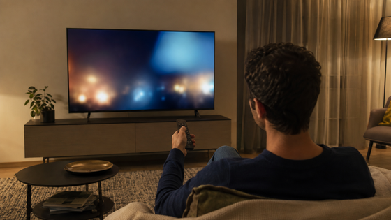 Dialoghi bassi e musica alta in TV: cosa regolare prima della soundbar