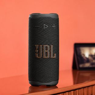 JBL Grip costa 73,78€ su Amazon e non teme acqua né cadute